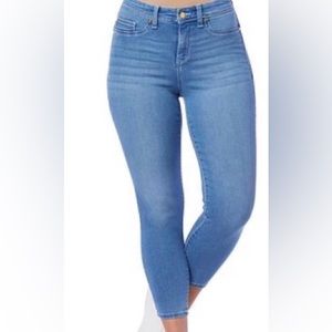 IMAN CROP JEANS